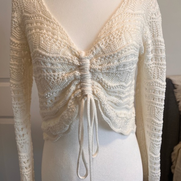 Knit beachy crop top, Size S. Cinch-front - Picture 3 of 7